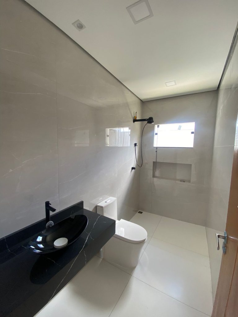 VENDE-SE NA RUA AFONSO JOSÉ, SETOR 07 – JARU/RO