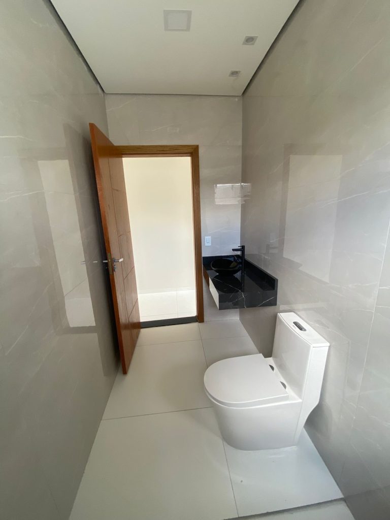 VENDE-SE NA RUA AFONSO JOSÉ, SETOR 07 – JARU/RO