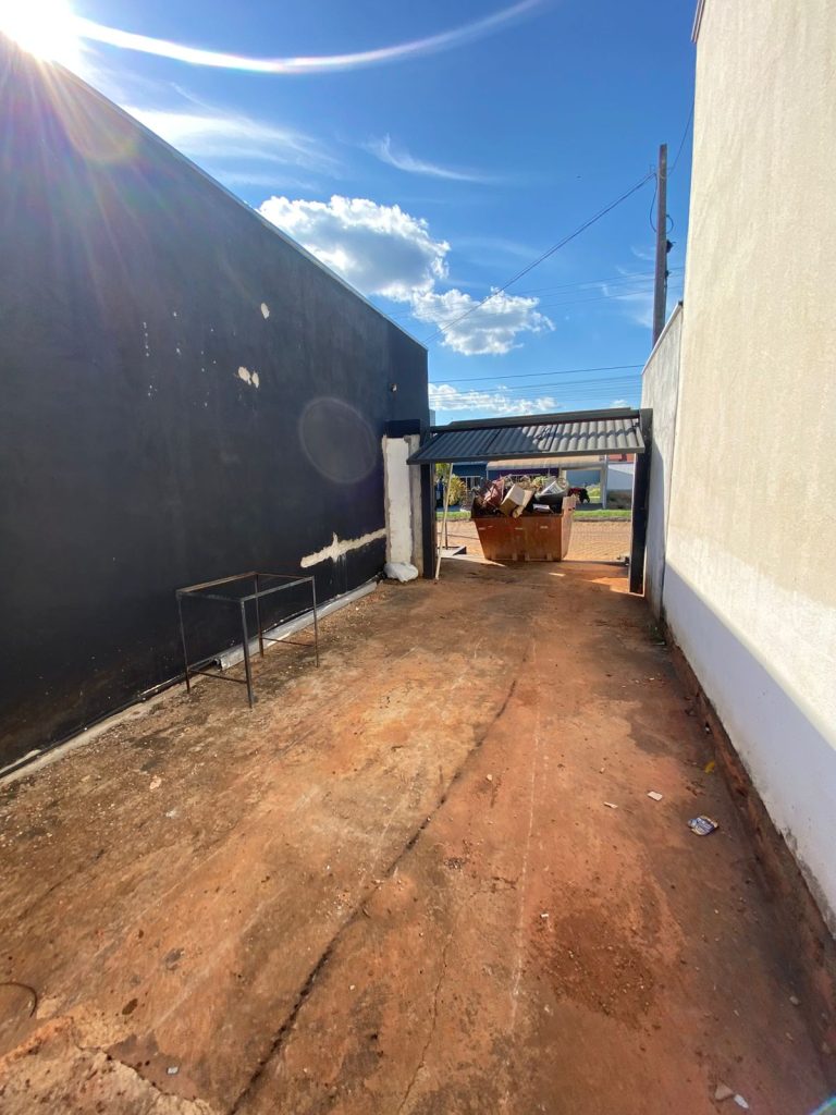 ALUGA-SE CASA NA RUA PRINCIPAL DO SAVANA PARK – JARU/RO