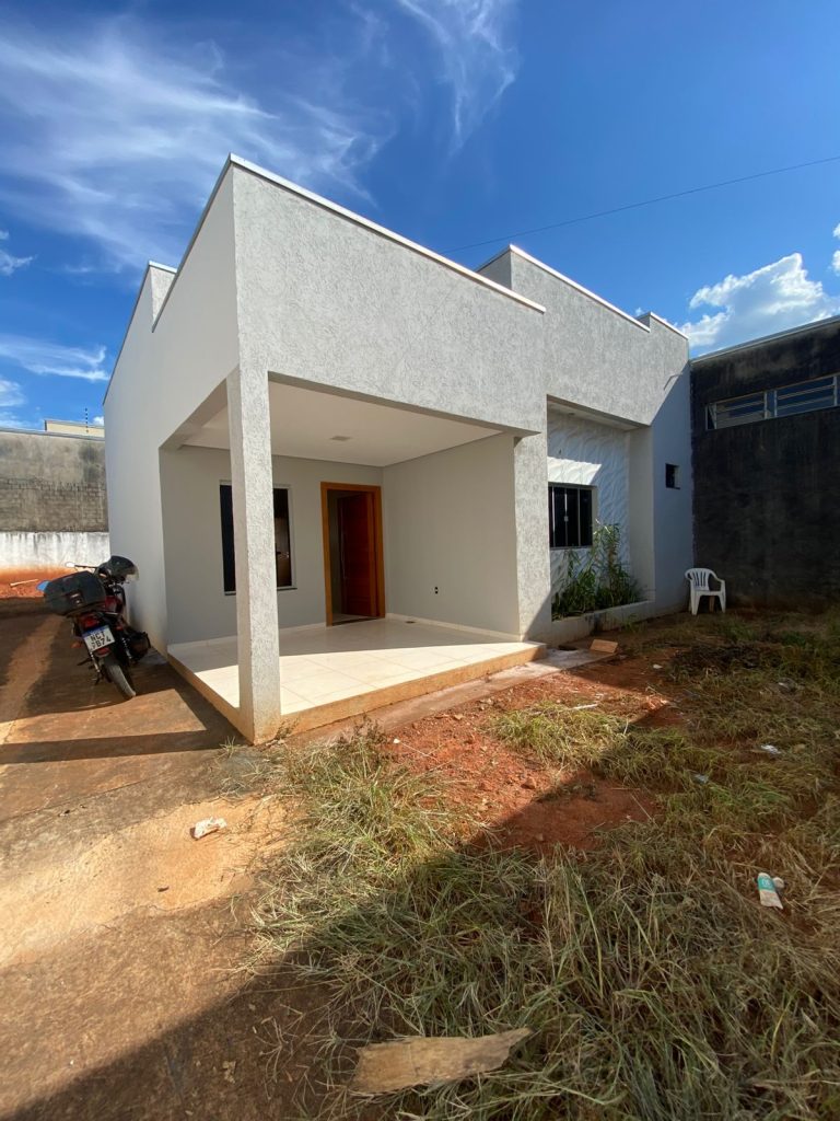 ALUGA-SE CASA NA RUA PRINCIPAL DO SAVANA PARK – JARU/RO