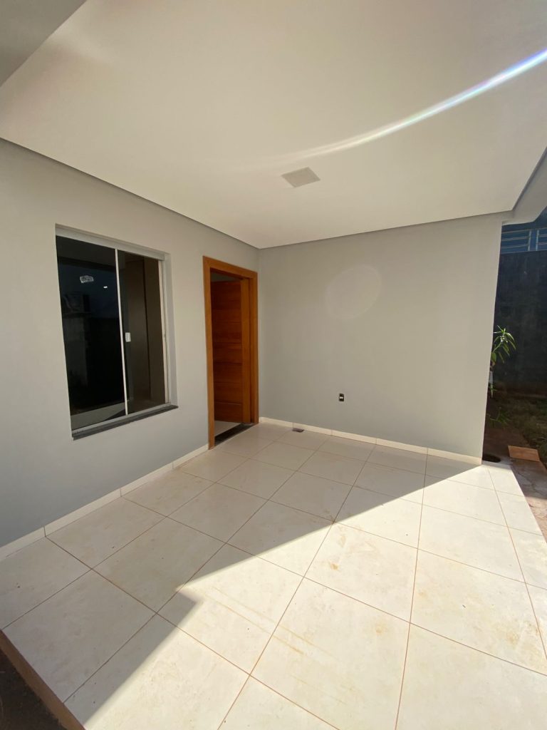 ALUGA-SE CASA NA RUA PRINCIPAL DO SAVANA PARK – JARU/RO