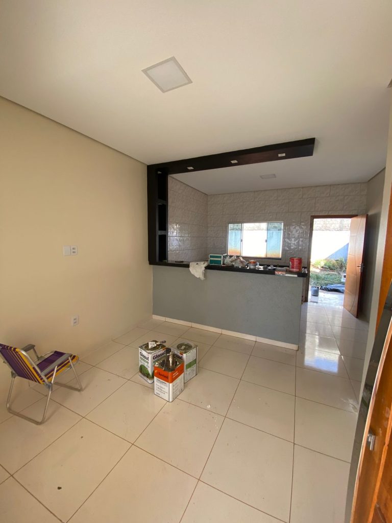 ALUGA-SE CASA NA RUA PRINCIPAL DO SAVANA PARK – JARU/RO