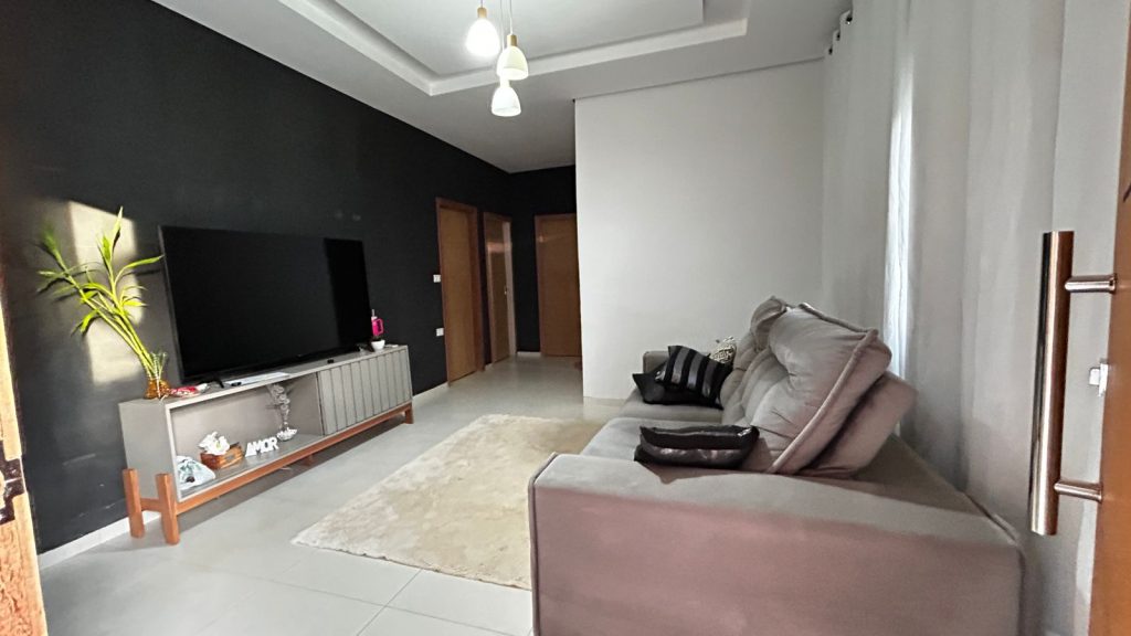 VENDE-SE CASA NA RUA SEBASTIAO CABRAL DE SOUZA, SETOR 04 – JARU/RO