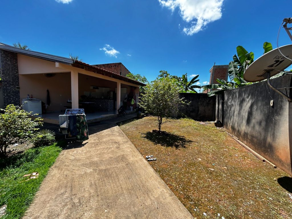 VENDE-SE CASA NA RUA SEBASTIAO CABRAL DE SOUZA, SETOR 04 – JARU/RO