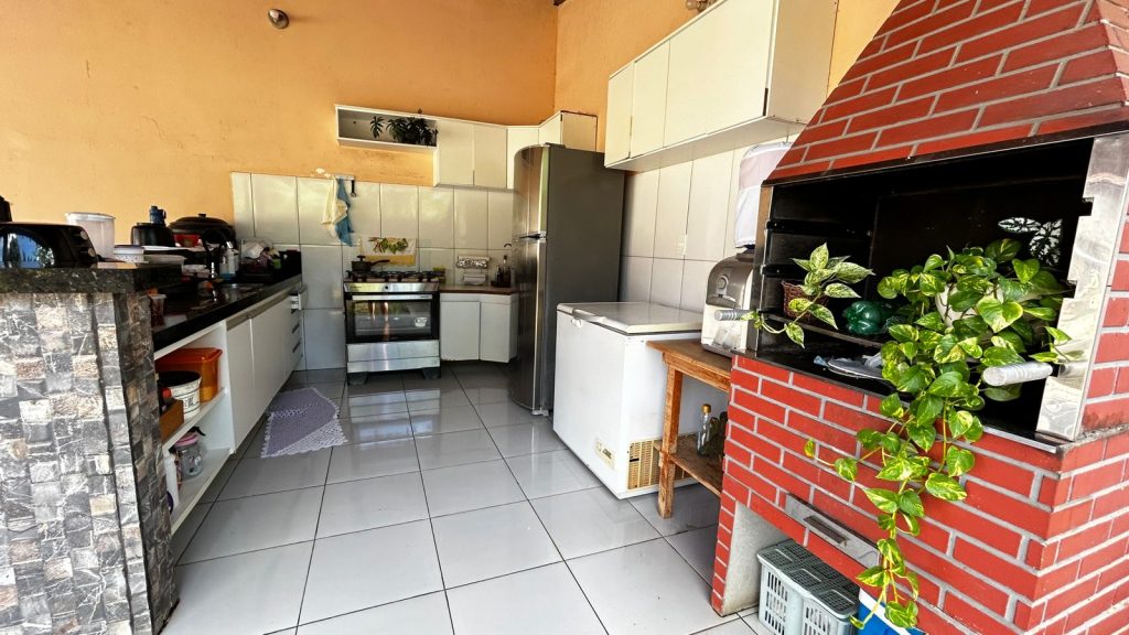 VENDE-SE CASA NA RUA SEBASTIAO CABRAL DE SOUZA, SETOR 04 – JARU/RO
