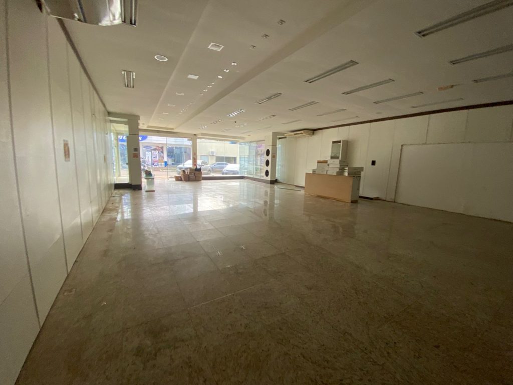 ALUGA-SE PONTO COMERCIAL NA AV. PADRE ADOLPHO ROHL! EM JARU/RO