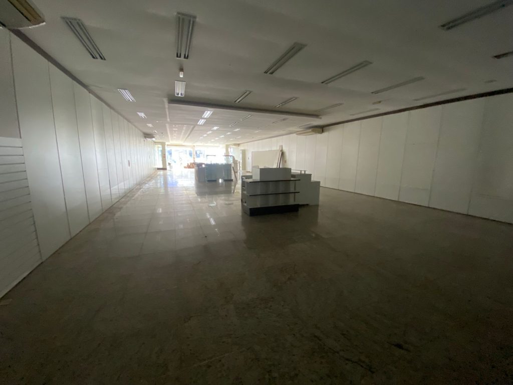 ALUGA-SE PONTO COMERCIAL NA AV. PADRE ADOLPHO ROHL! EM JARU/RO