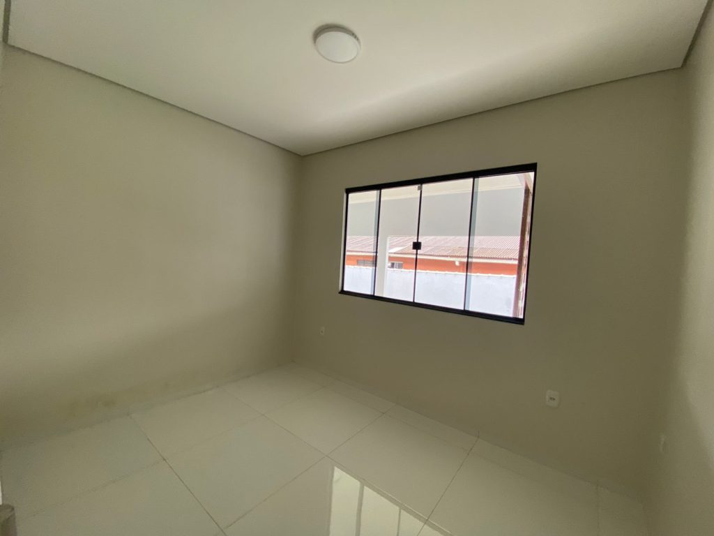 ALUGA-SE CASA NA RUA RAIMUNDO CANTANHEDE, SETOR 02 – JARU/RO