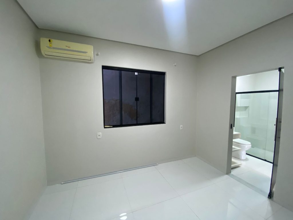 ALUGA-SE CASA NA RUA RAIMUNDO CANTANHEDE, SETOR 02 – JARU/RO