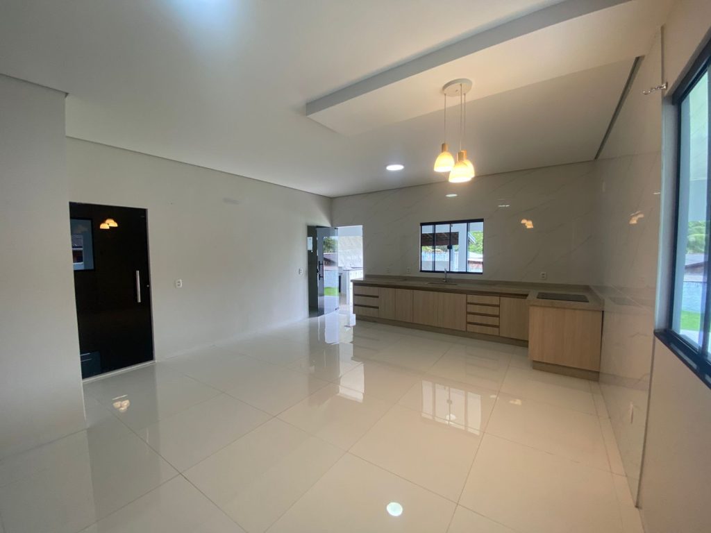 ALUGA-SE CASA NA RUA RAIMUNDO CANTANHEDE, SETOR 02 – JARU/RO